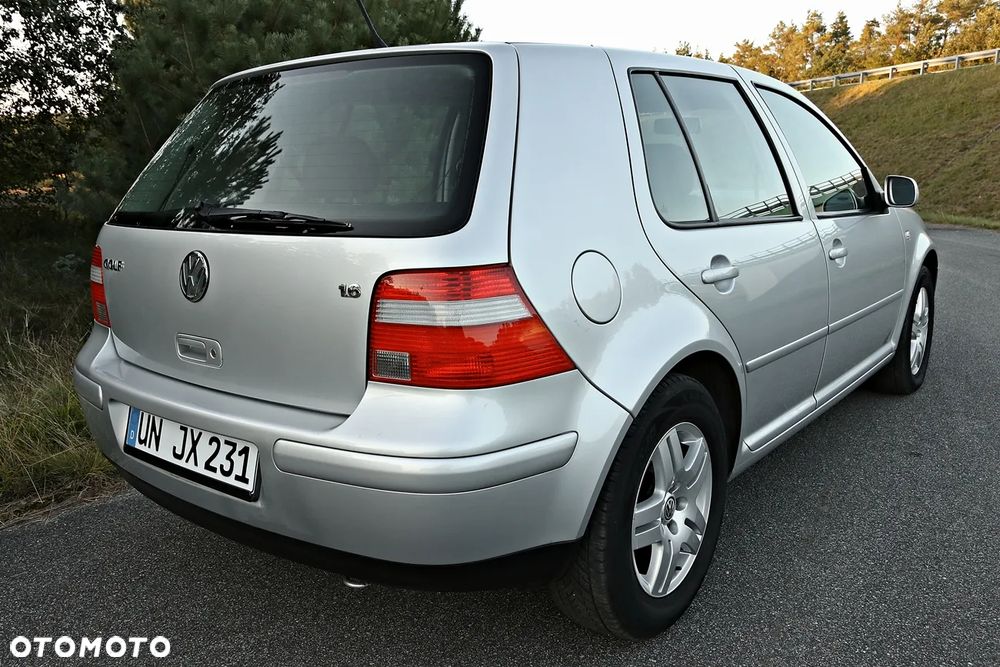 Volkswagen Golf 1.6 Comfortline - 22