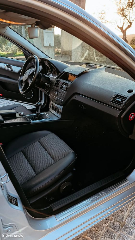 Mercedes-Benz C 220 CDI DPF BlueEFFICIENCY - 20