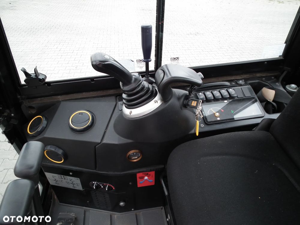 JCB 15C-1 - 12