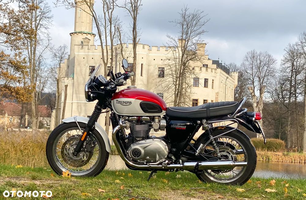 Triumph Bonneville - 17