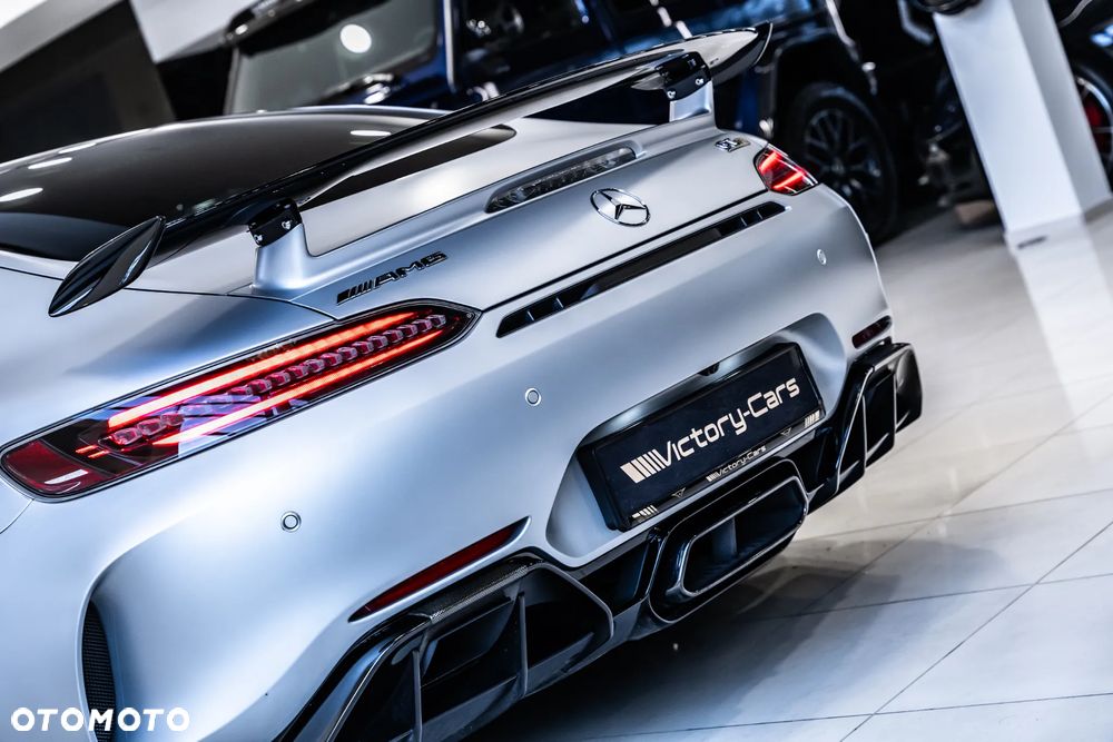 Mercedes-Benz AMG GT R - 15