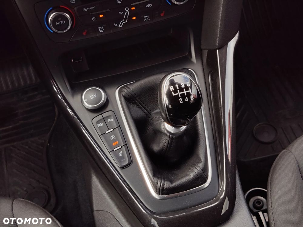 Ford Focus 1.0 EcoBoost Titanium - 12