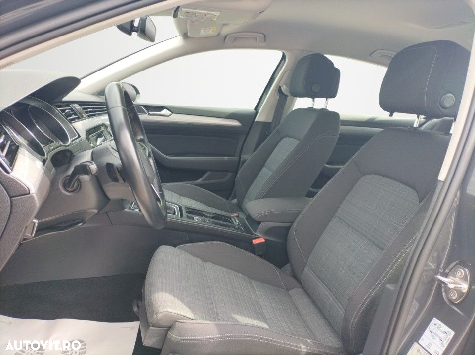 Volkswagen Passat - 9