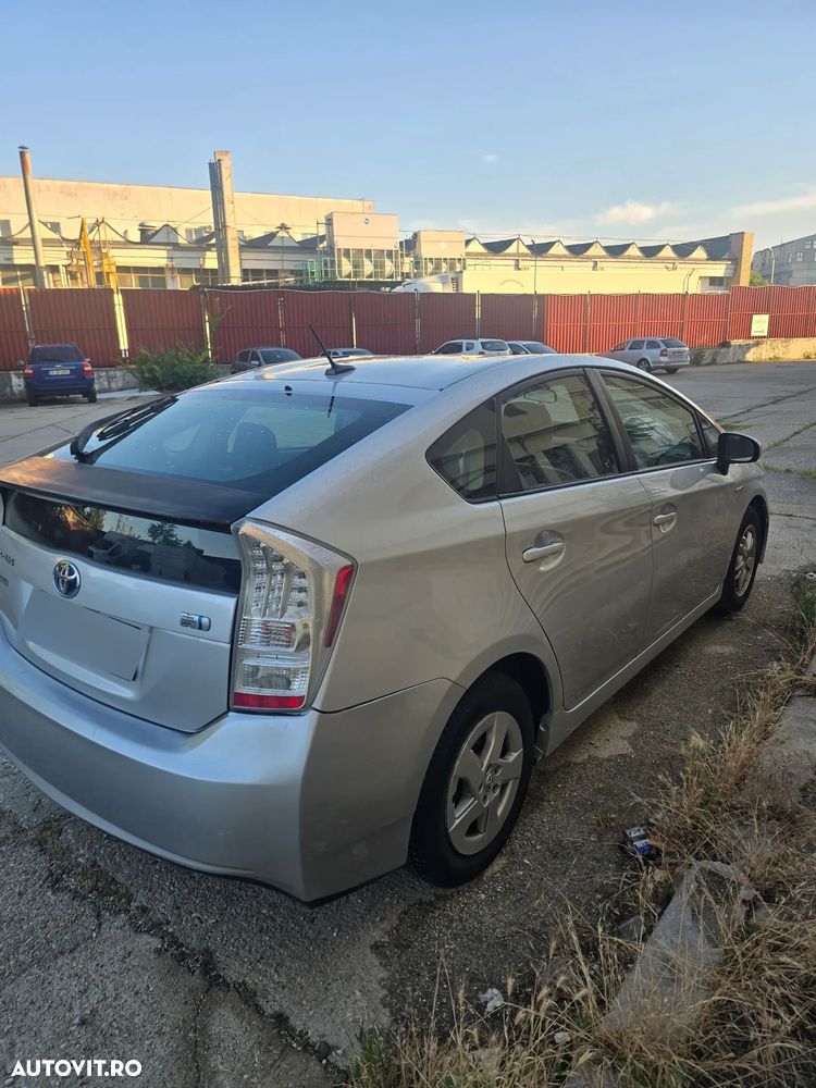 Toyota Prius (Hybrid) Luna - 25