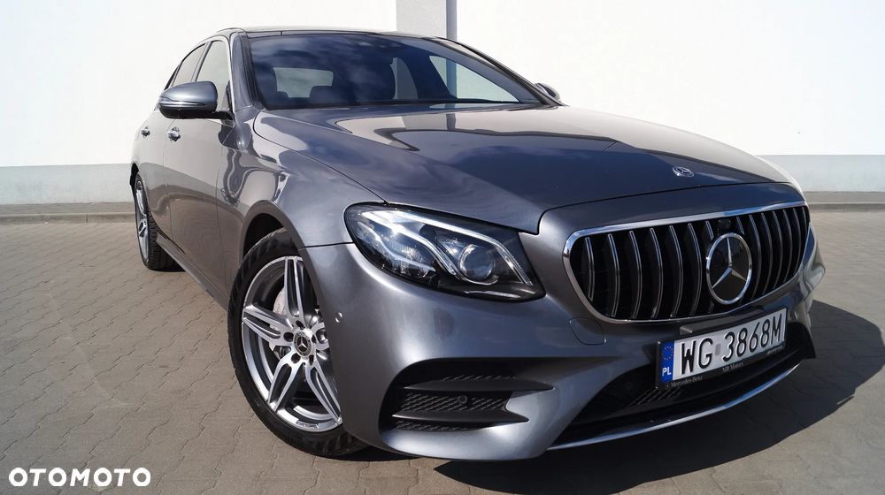 Mercedes-Benz Klasa E 400 4Matic 9G-TRONIC Exclusive - 2