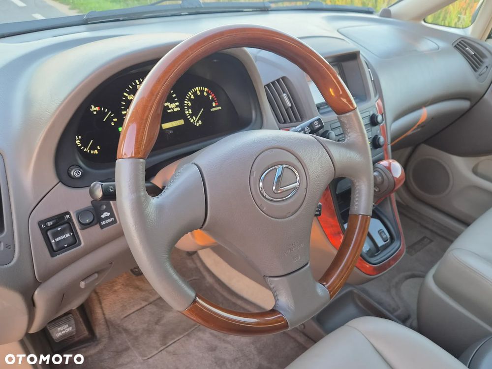 Lexus RX FWD - 21