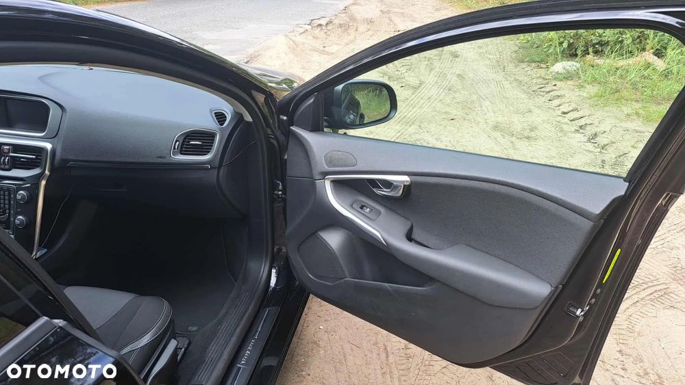 Volvo V40 T2 Momentum - 16