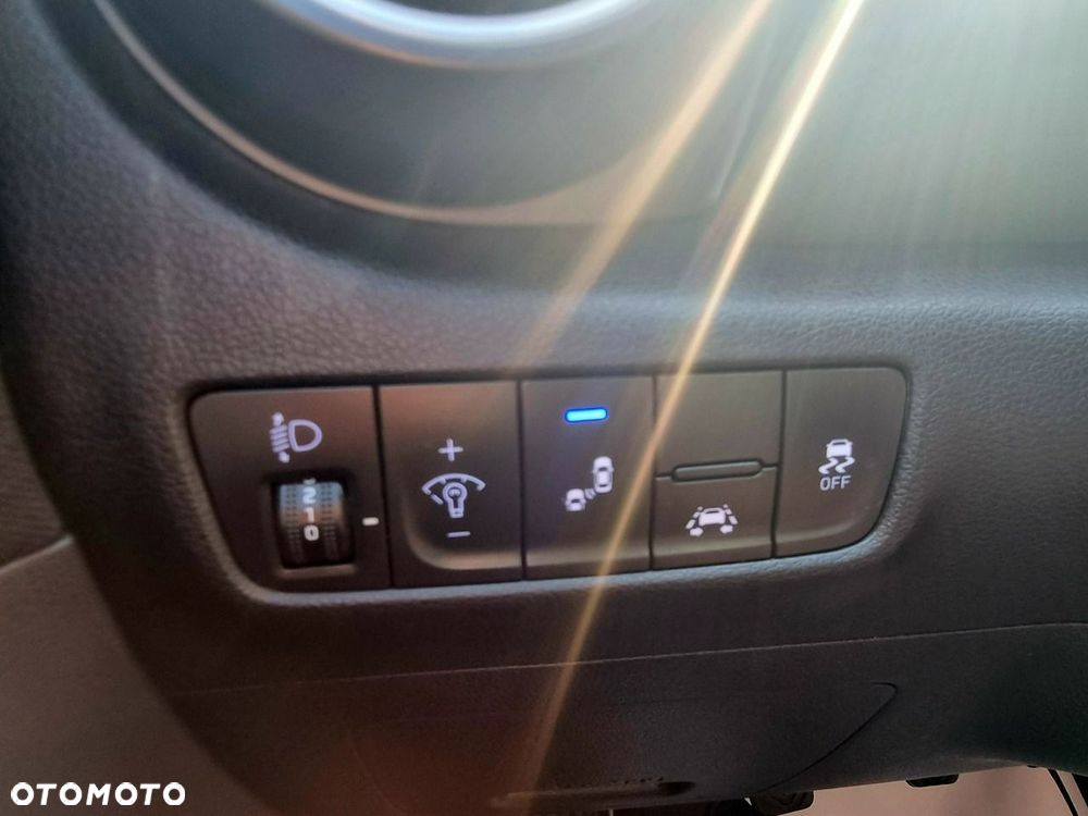 Hyundai Kona - 16