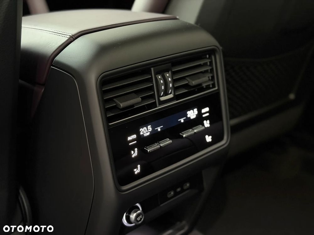 Porsche Cayenne Black Edition - 36