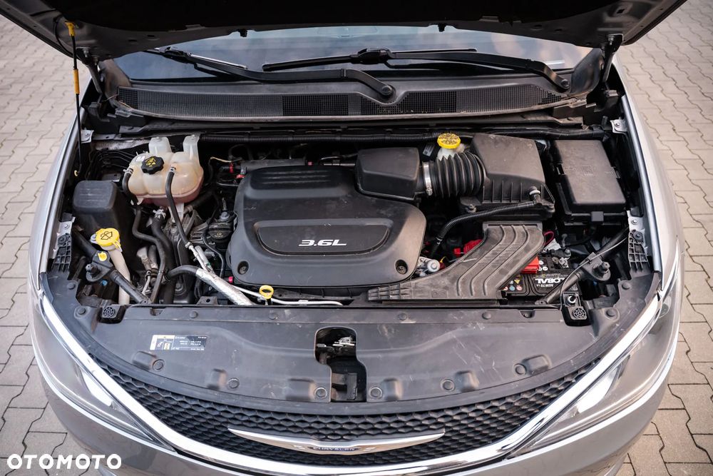 Chrysler Pacifica - 31