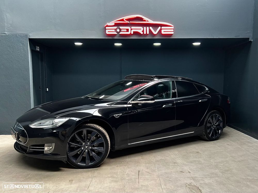 Tesla Model S - 2