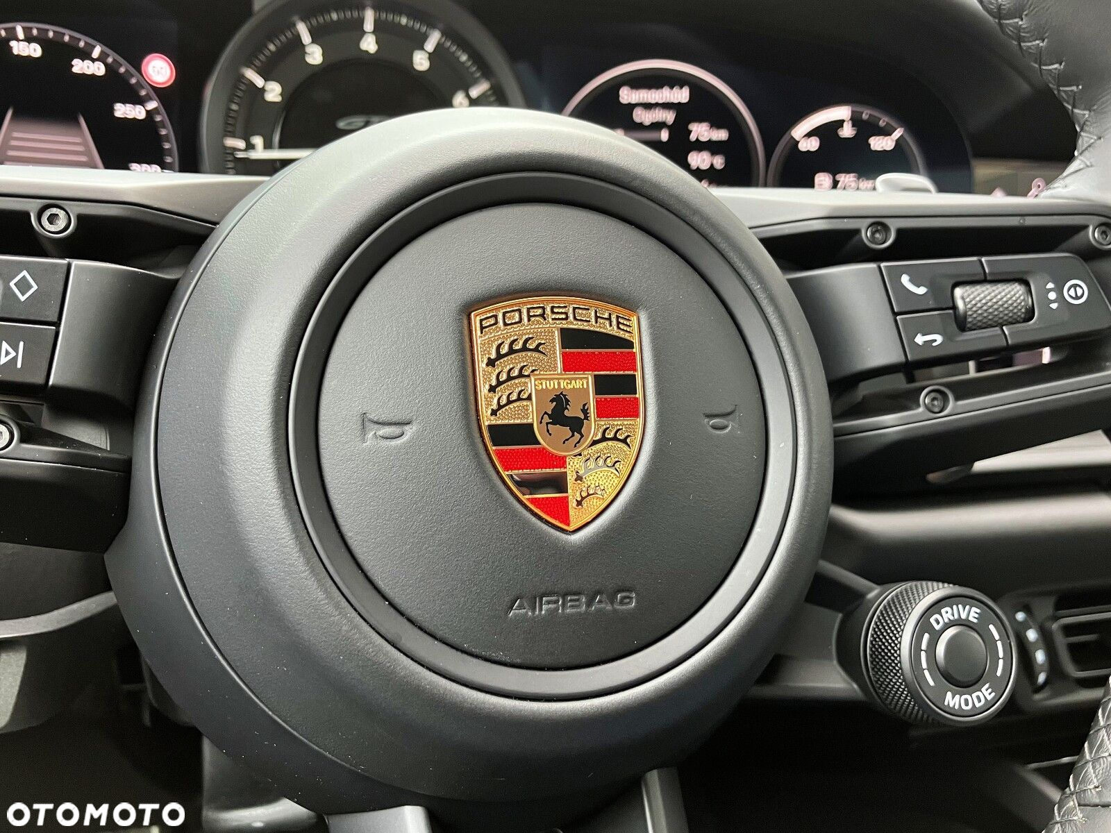 Porsche 911 Carrera 4 GTS Cabrio - 33