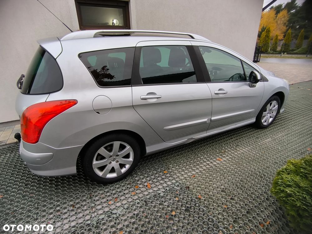 Peugeot 308 - 8