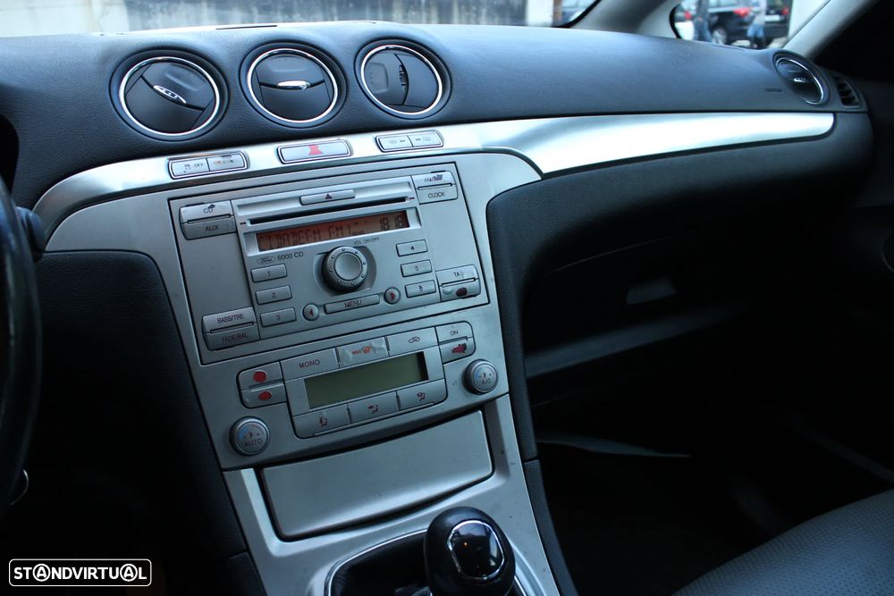 Ford S-Max 1.8 TDCi Titanium 7L - 18