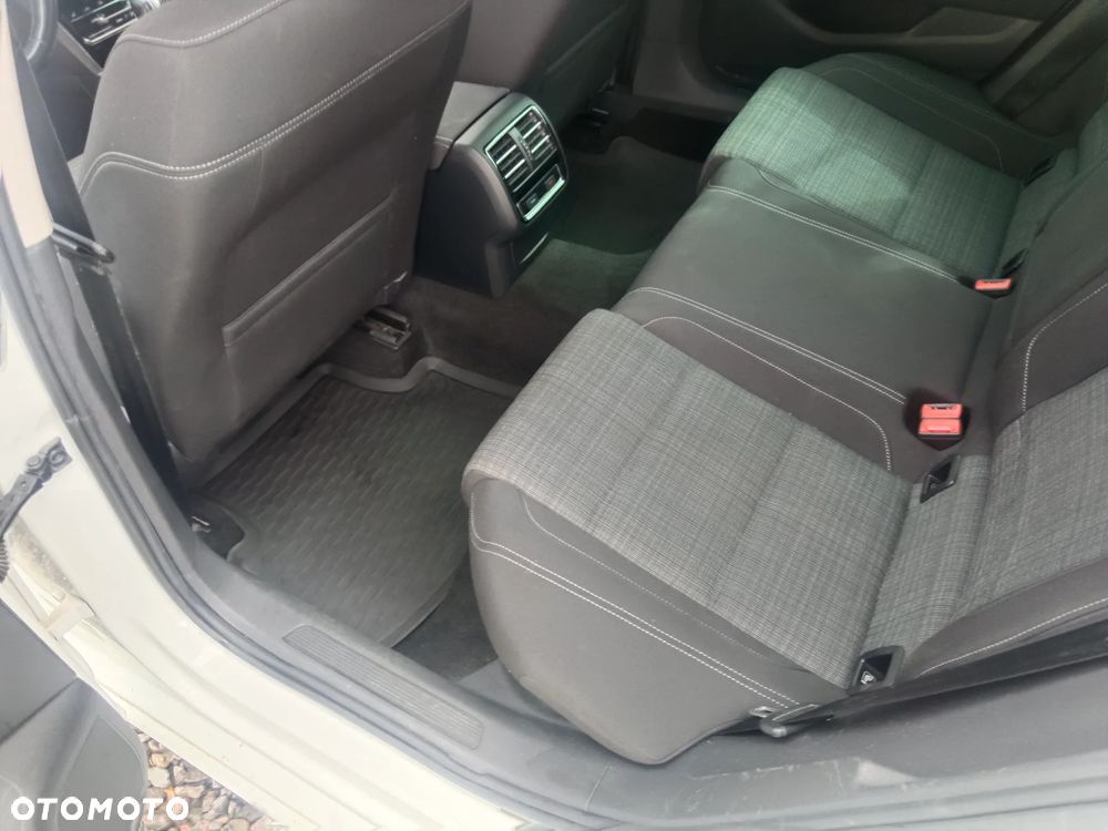 Volkswagen Passat 2.0 TDI Business DSG - 12