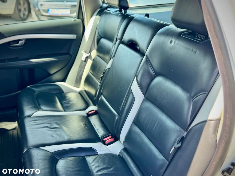 Volvo V70 2.5T R-Design Summum - 30