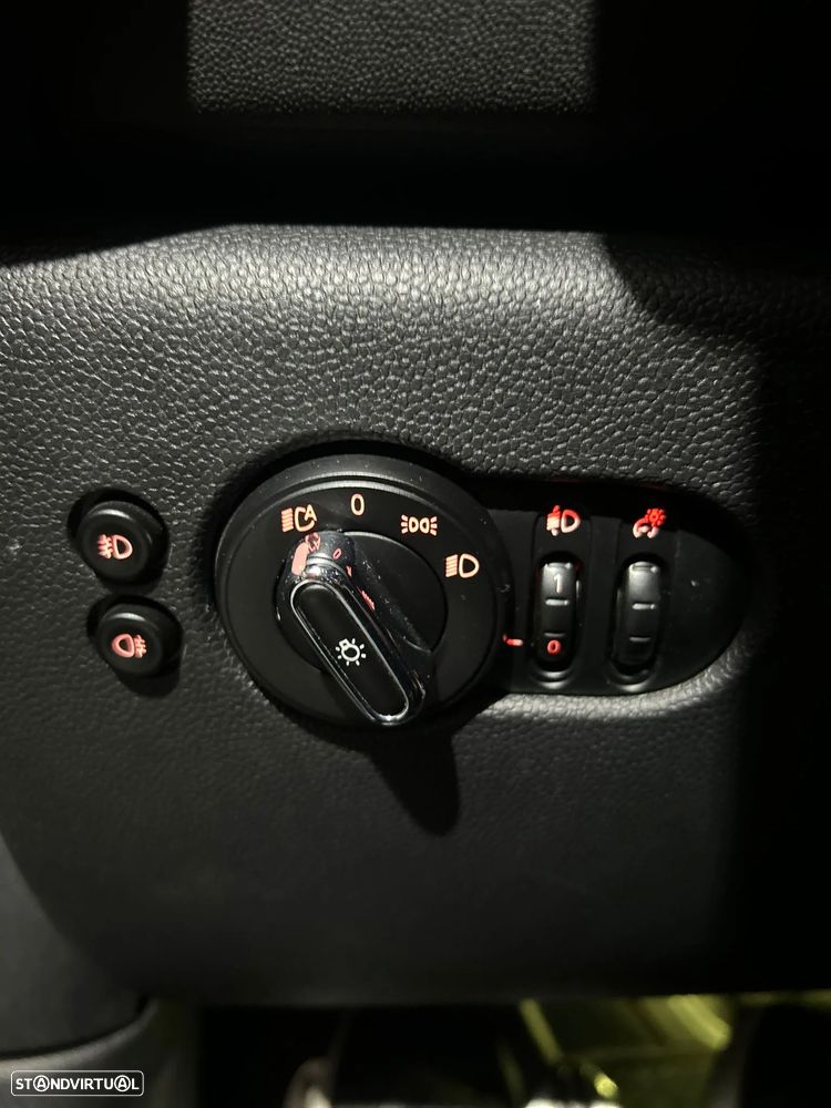 MINI 3 Portas One D - 13