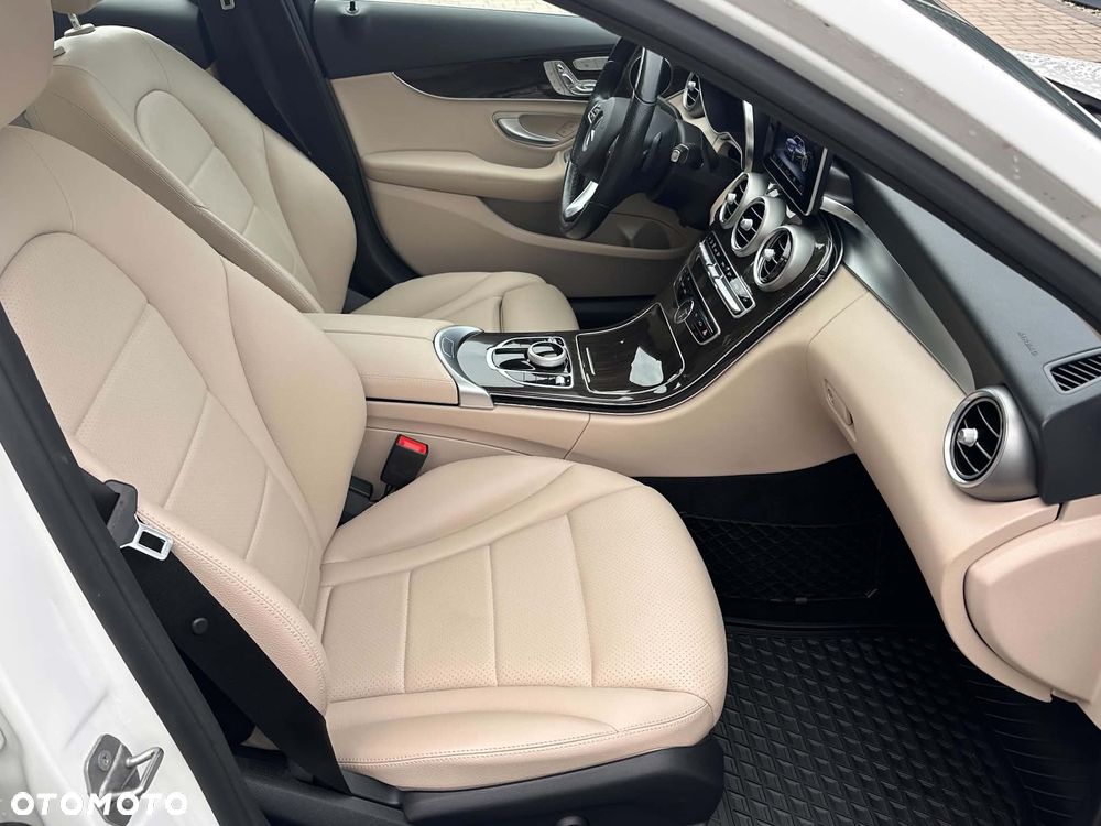 Mercedes-Benz Klasa C 300 9G-TRONIC Edition - 7
