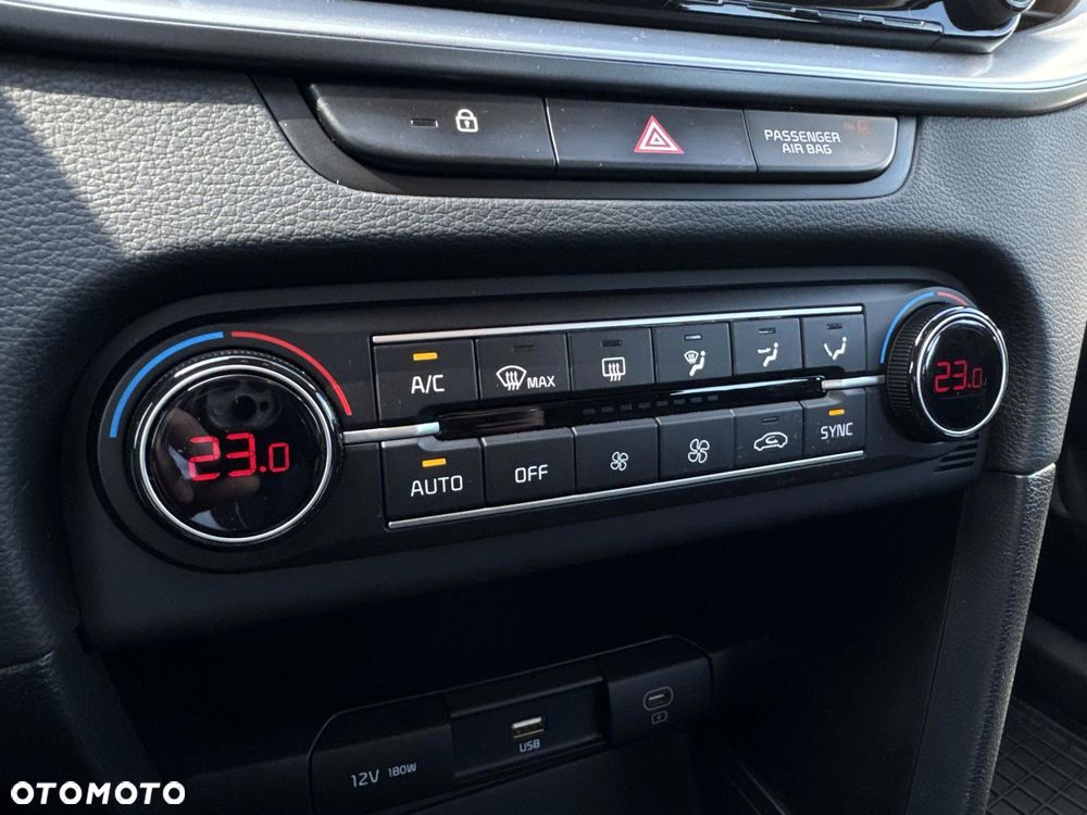 Kia Ceed 1.5 T-GDI M DCT - 23
