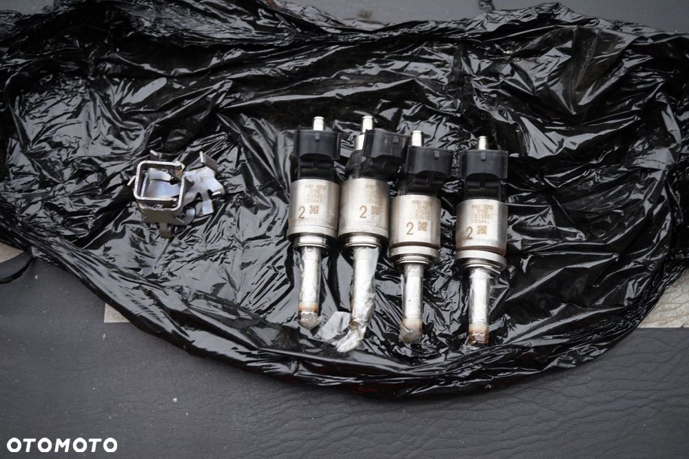 WTRYSKIWACZ CX-5  2.5 SKYACTIV PY01-13250 MAZDA 2011-2015 - 2