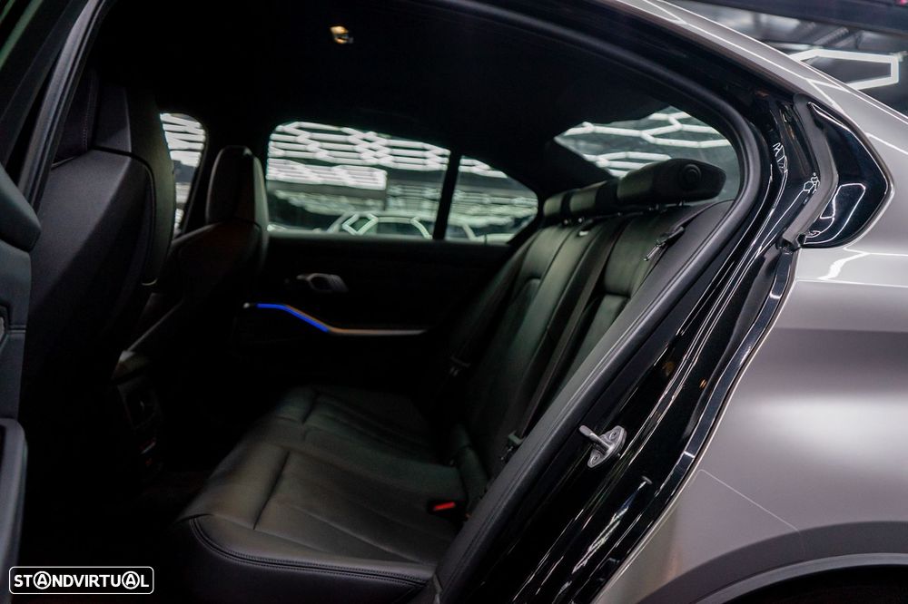 BMW M3 Competition xDrive - 37