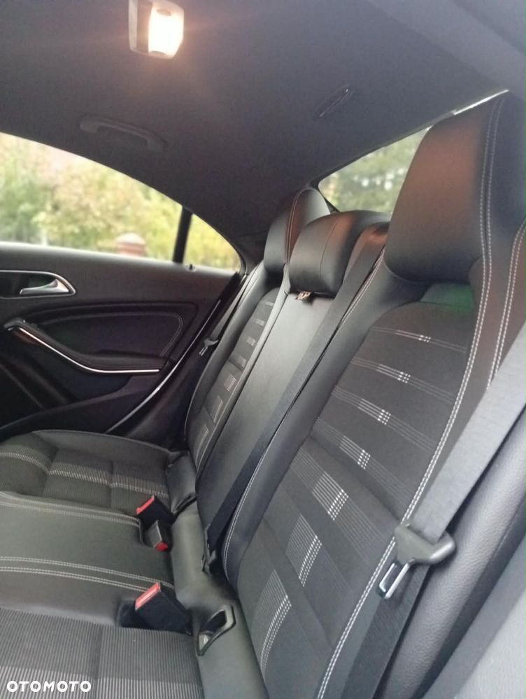 Mercedes-Benz CLA - 12