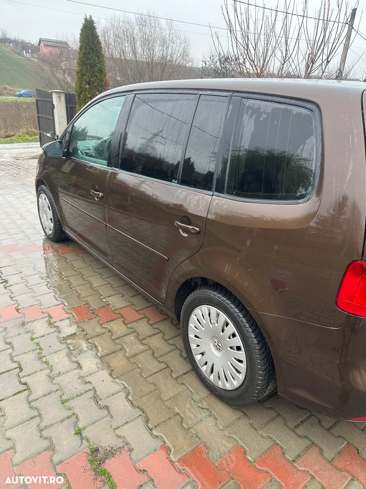 Volkswagen Touran - 4