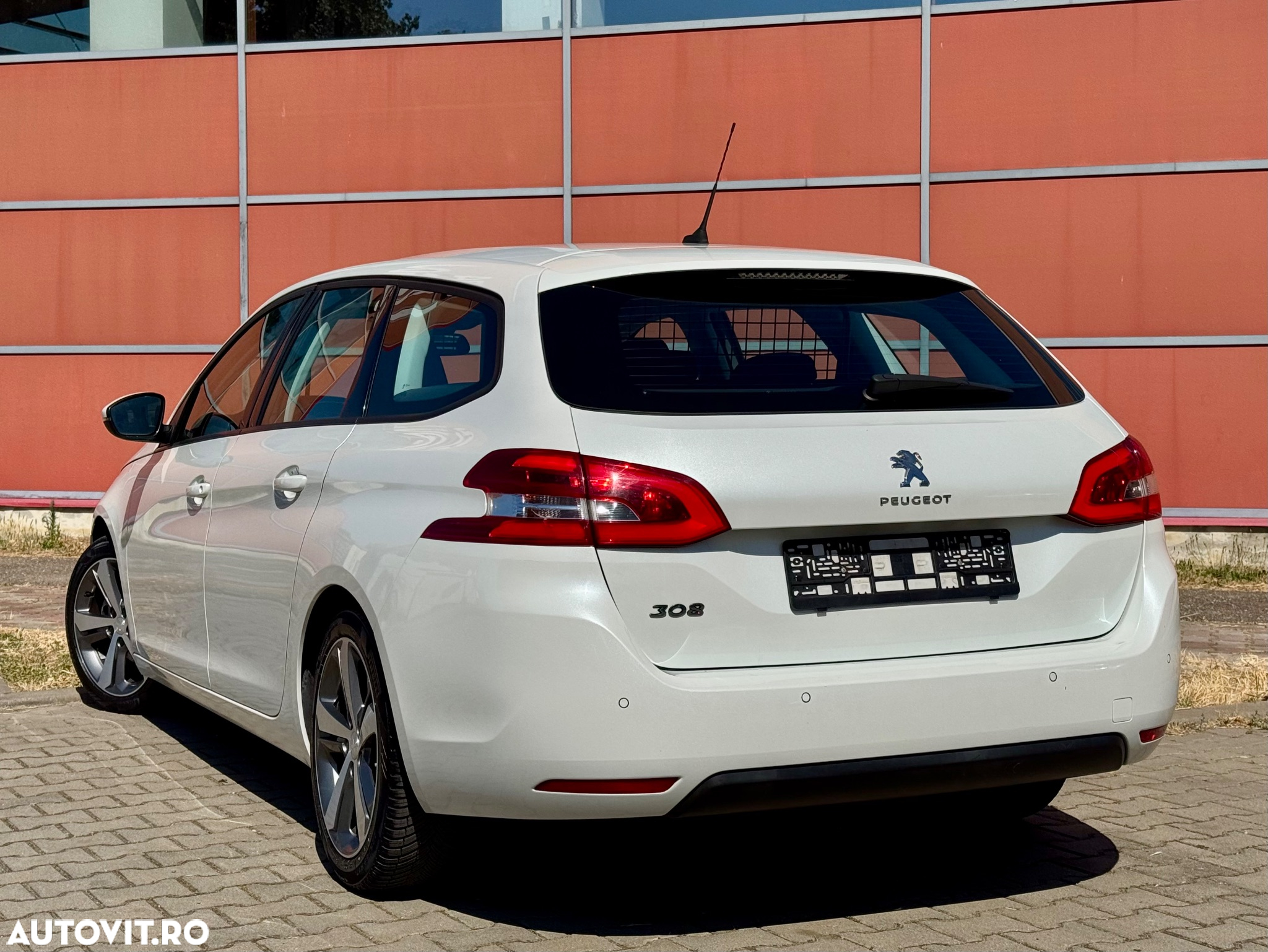 Peugeot 308 SW BlueHDi 130 Allure Pack - 28