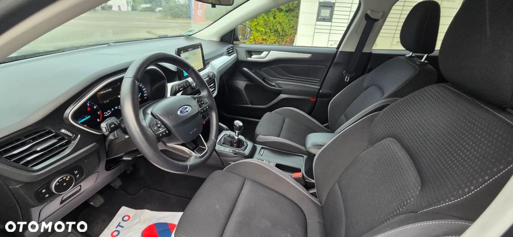 Ford Focus 1.0 EcoBoost STart-Stopp-System TITANIUM - 32