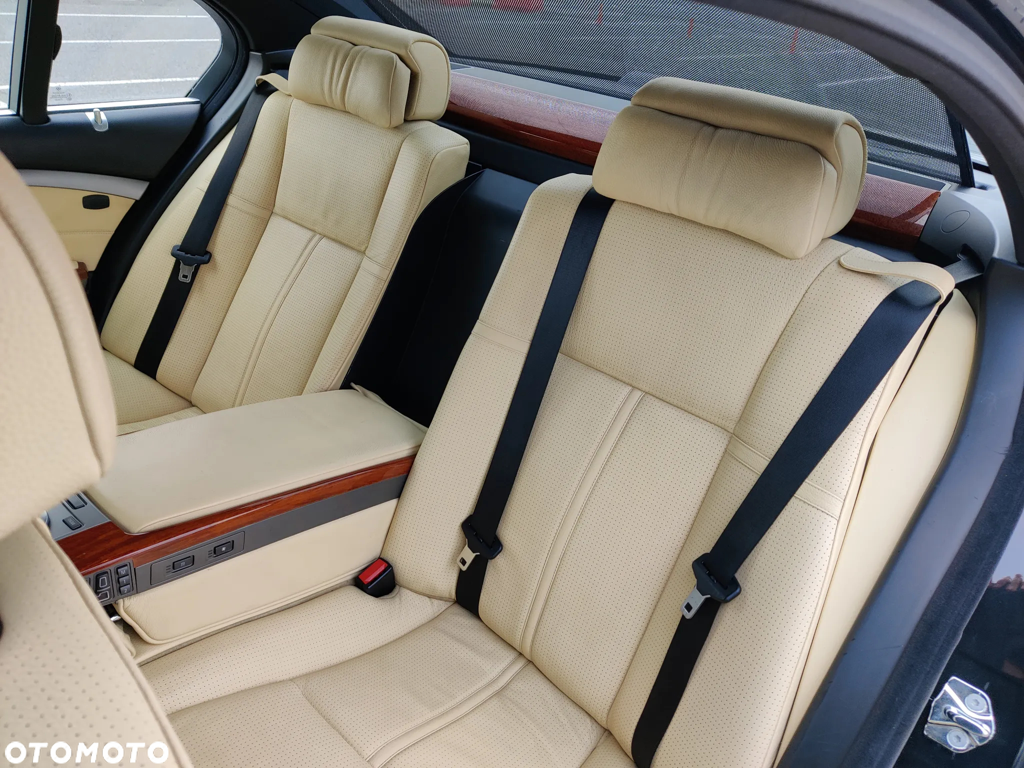 BMW Seria 7 750i - 22