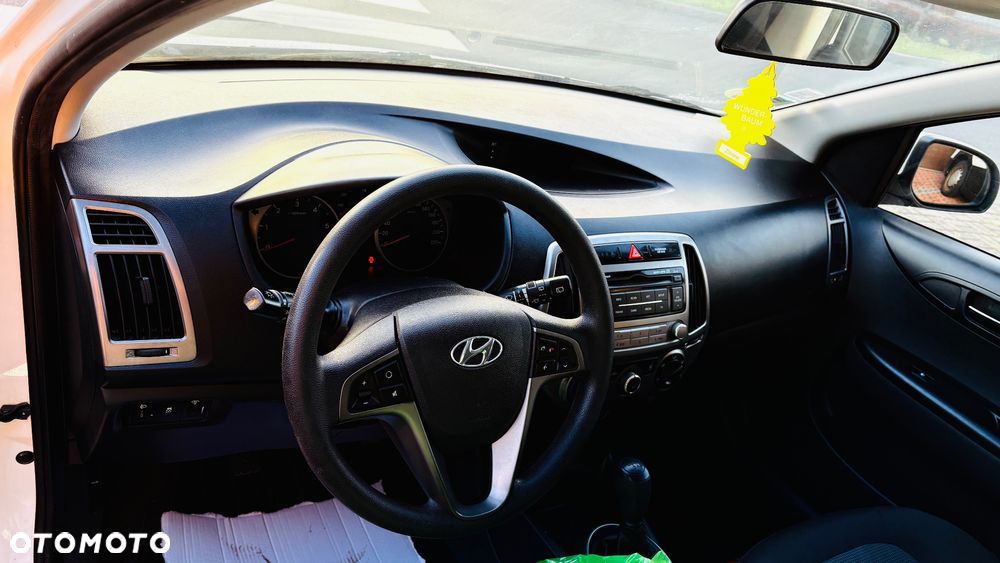 Hyundai i20 1.1 CRDi - 9