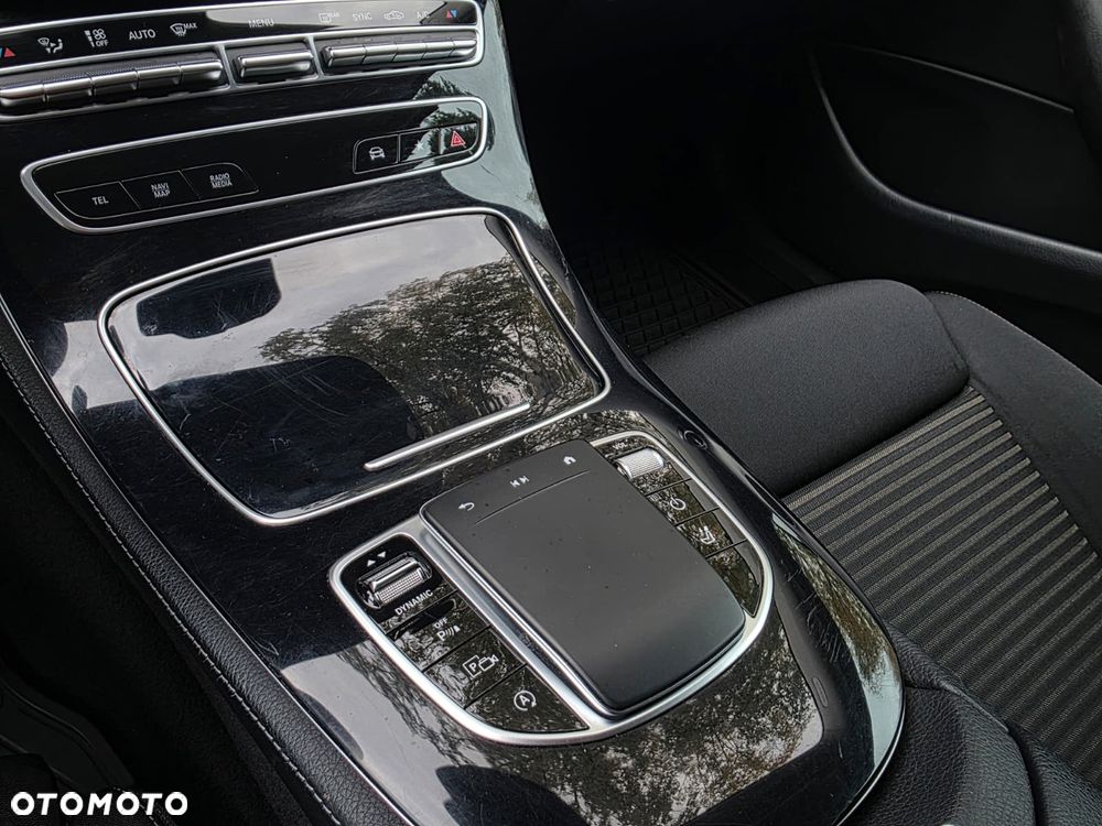 Mercedes-Benz Klasa E 220 d 9G-TRONIC Avantgarde - 23