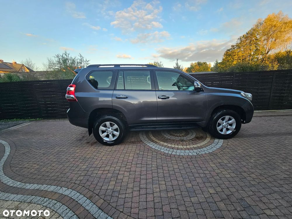 Toyota Land Cruiser - 3