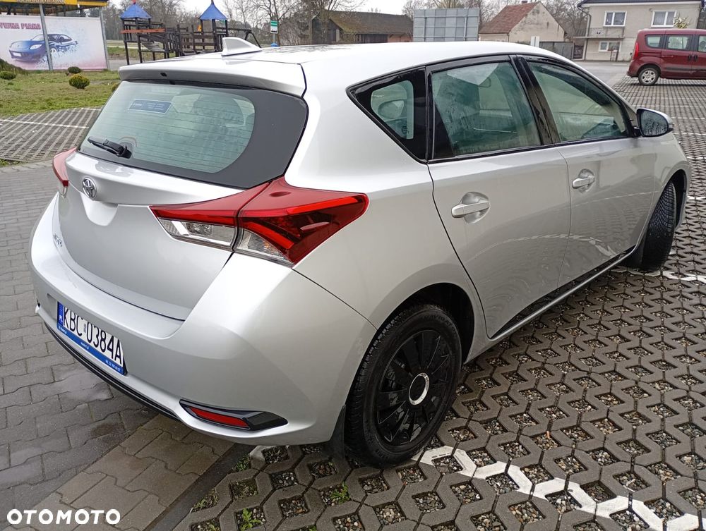 Toyota Auris 1.33 VVT-i Active - 4