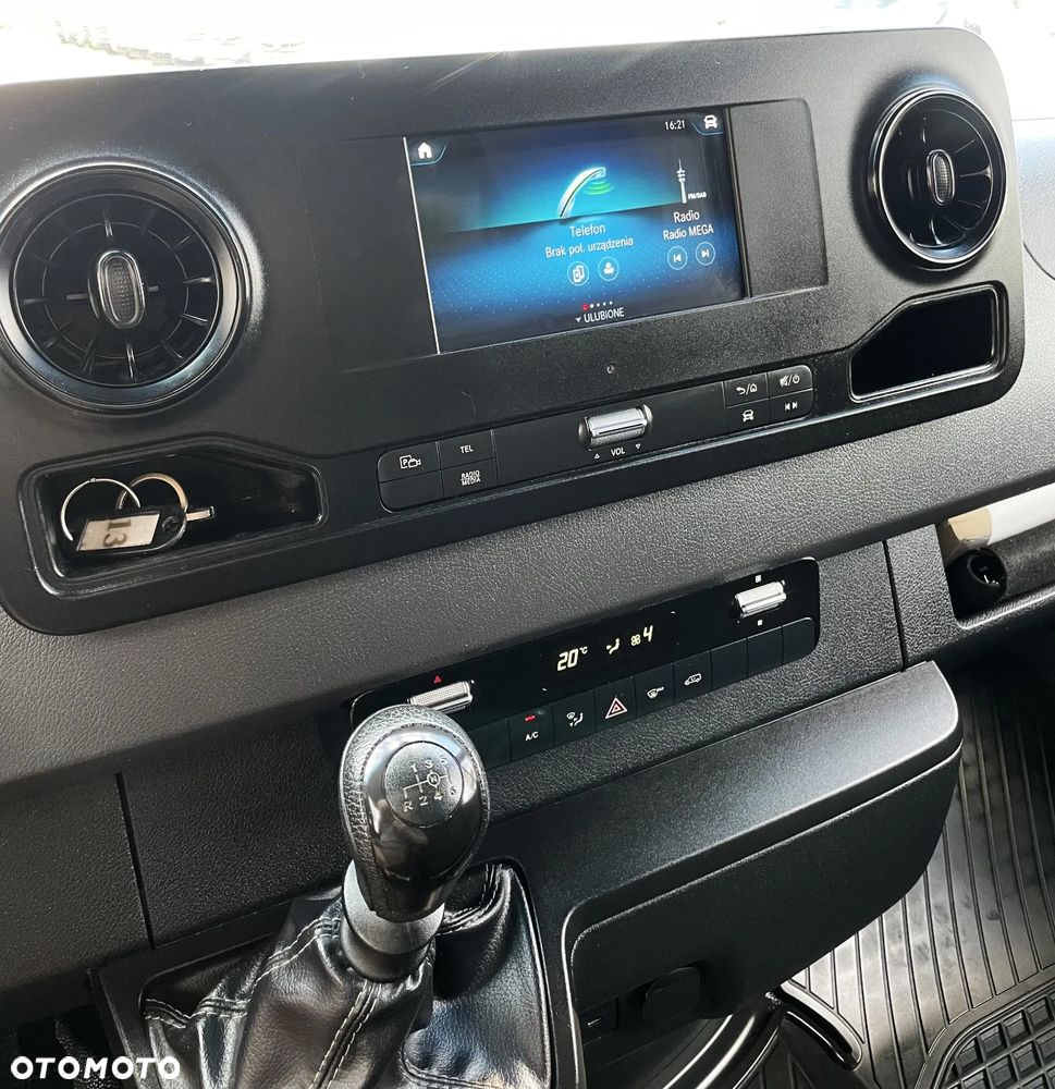 Mercedes-Benz Sprinter - 8