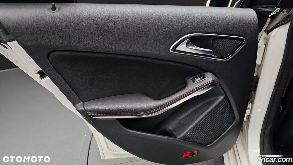 Mercedes-Benz CLA - 25