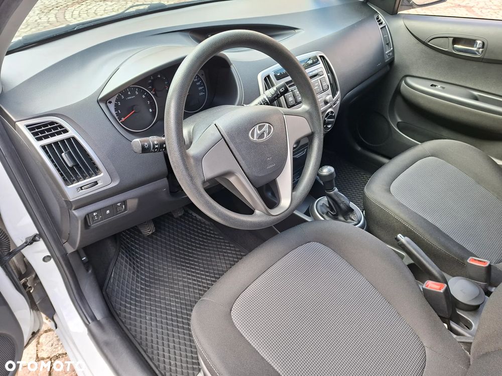 Hyundai i20 1.25 Comfort - 11