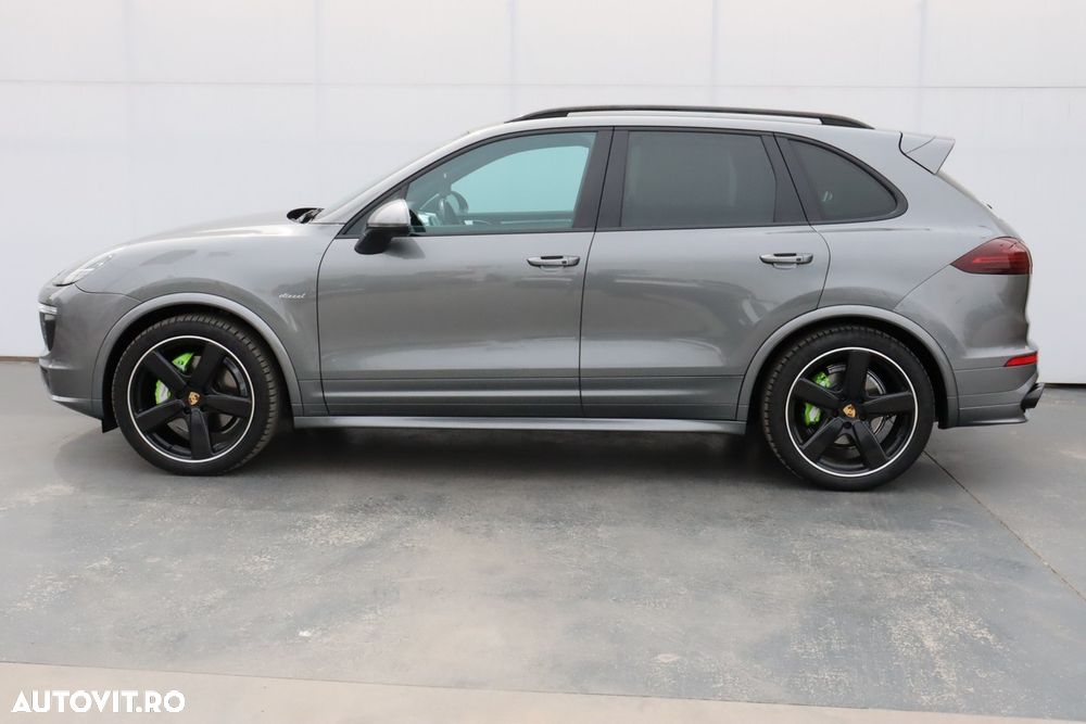 Porsche Cayenne 4.2 L S - 2