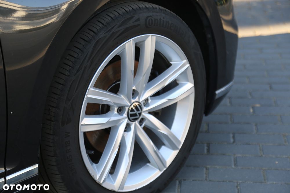 Volkswagen Passat 1.5 TSI OPF DSG Elegance - 18