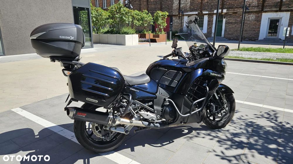 Kawasaki GTR - 4