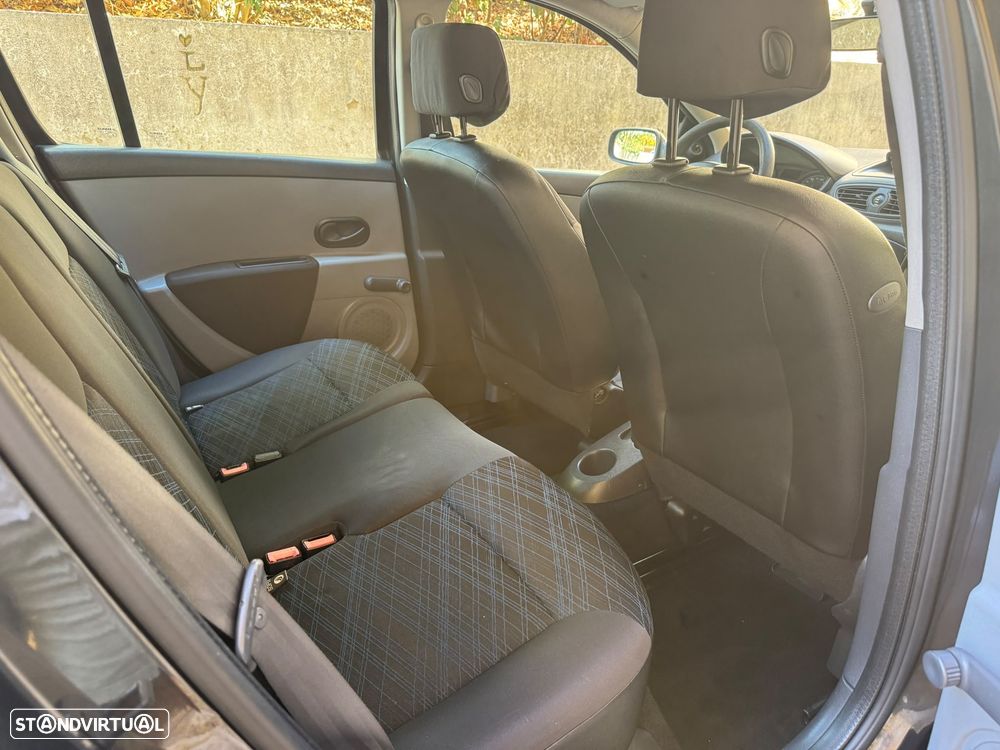 Renault Clio 1.5 dCi Confort - 10