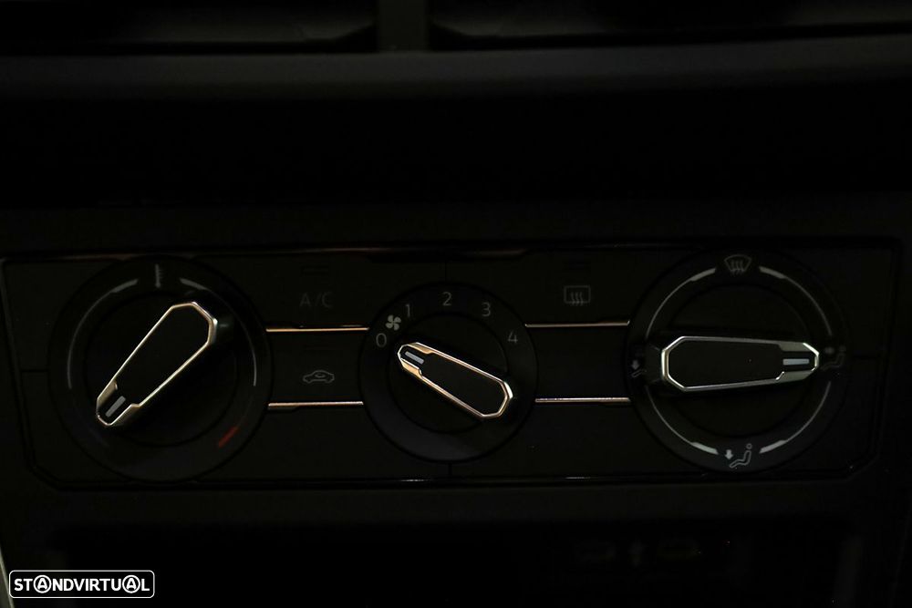 VW Taigo 1.0 TSI Urban DSG - 12