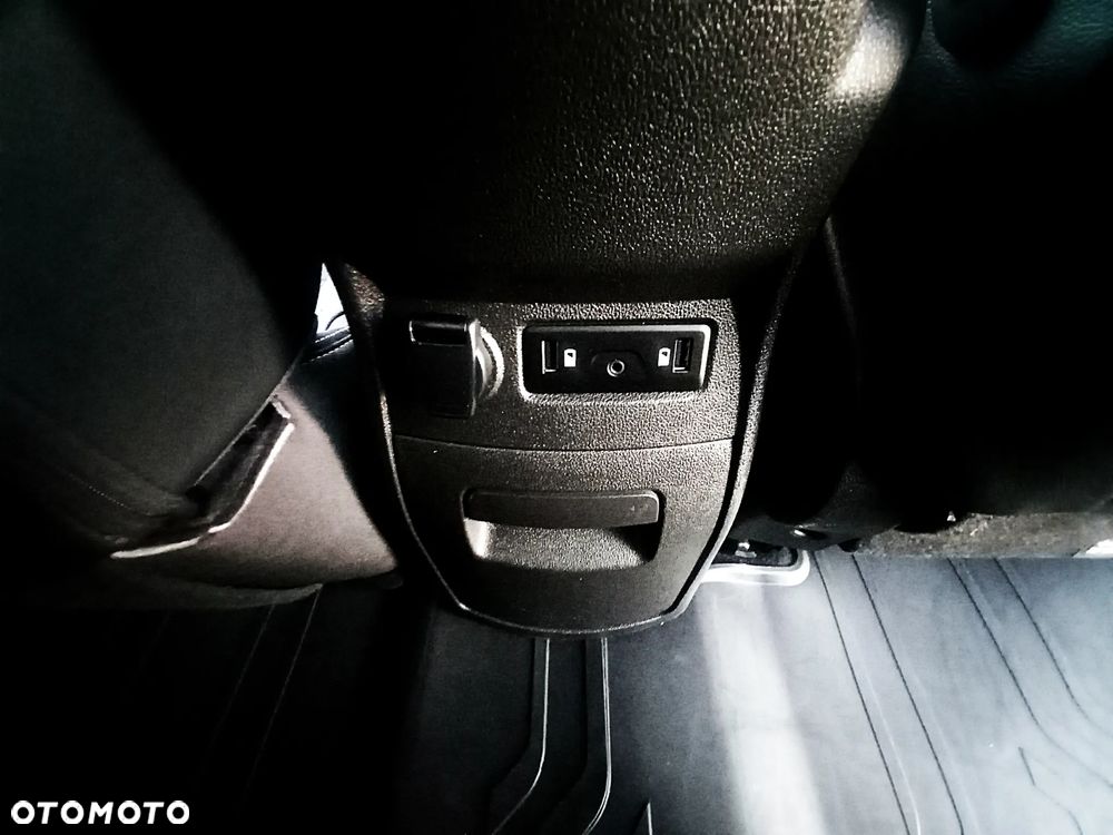 Renault Scenic TCe 140 GPF EDC BOSE EDITION - 10