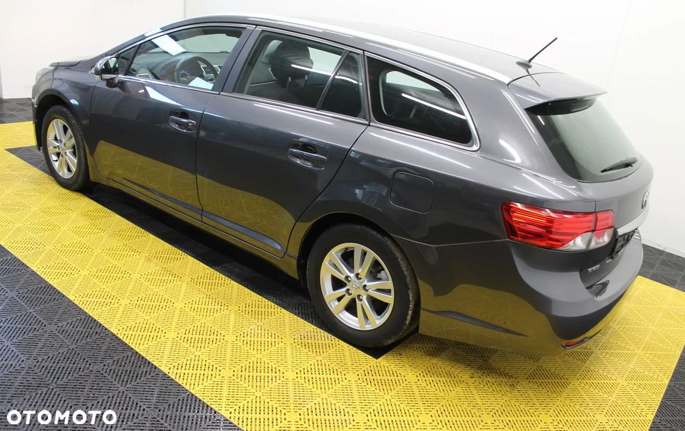 Toyota Avensis Touring Sports 1.8 Multidrive S Executive - 3