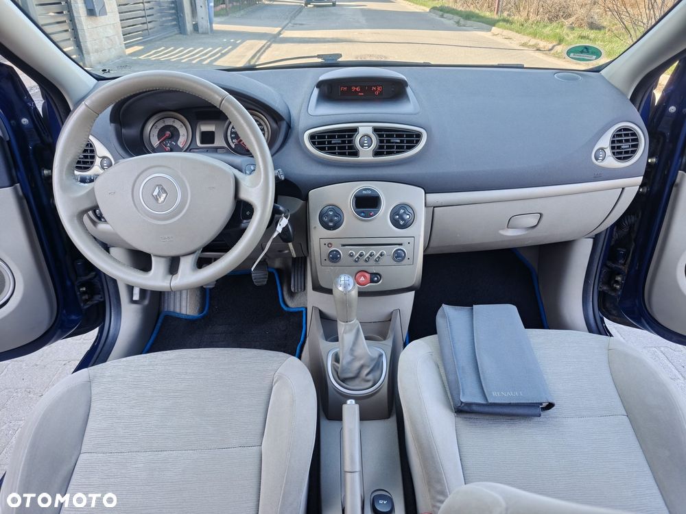 Renault Clio - 17