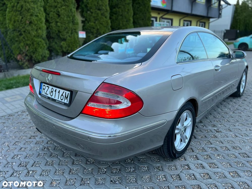 Mercedes-Benz CLK - 24