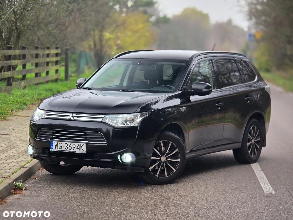 Mitsubishi Outlander - 2