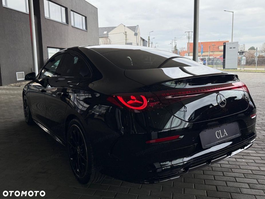 Mercedes-Benz CLA 200 mHEV 4-Matic 8G-DCT - 4