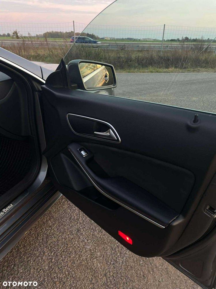 Mercedes-Benz CLA 180 d AMG Line - 9