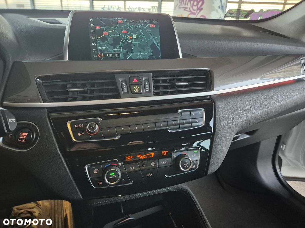 BMW X1 sDrive18i GPF xLine - 9